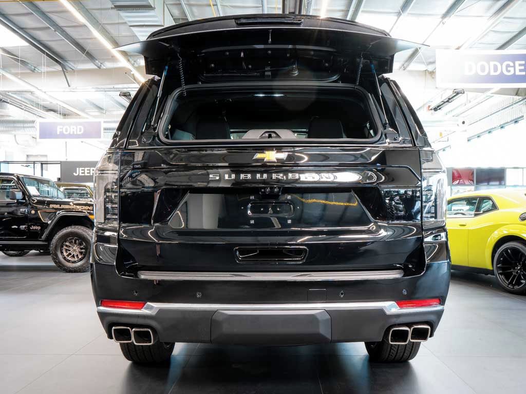 Chevrolet Suburban, 6.2 V8 High Country 24" alu - fotka 5