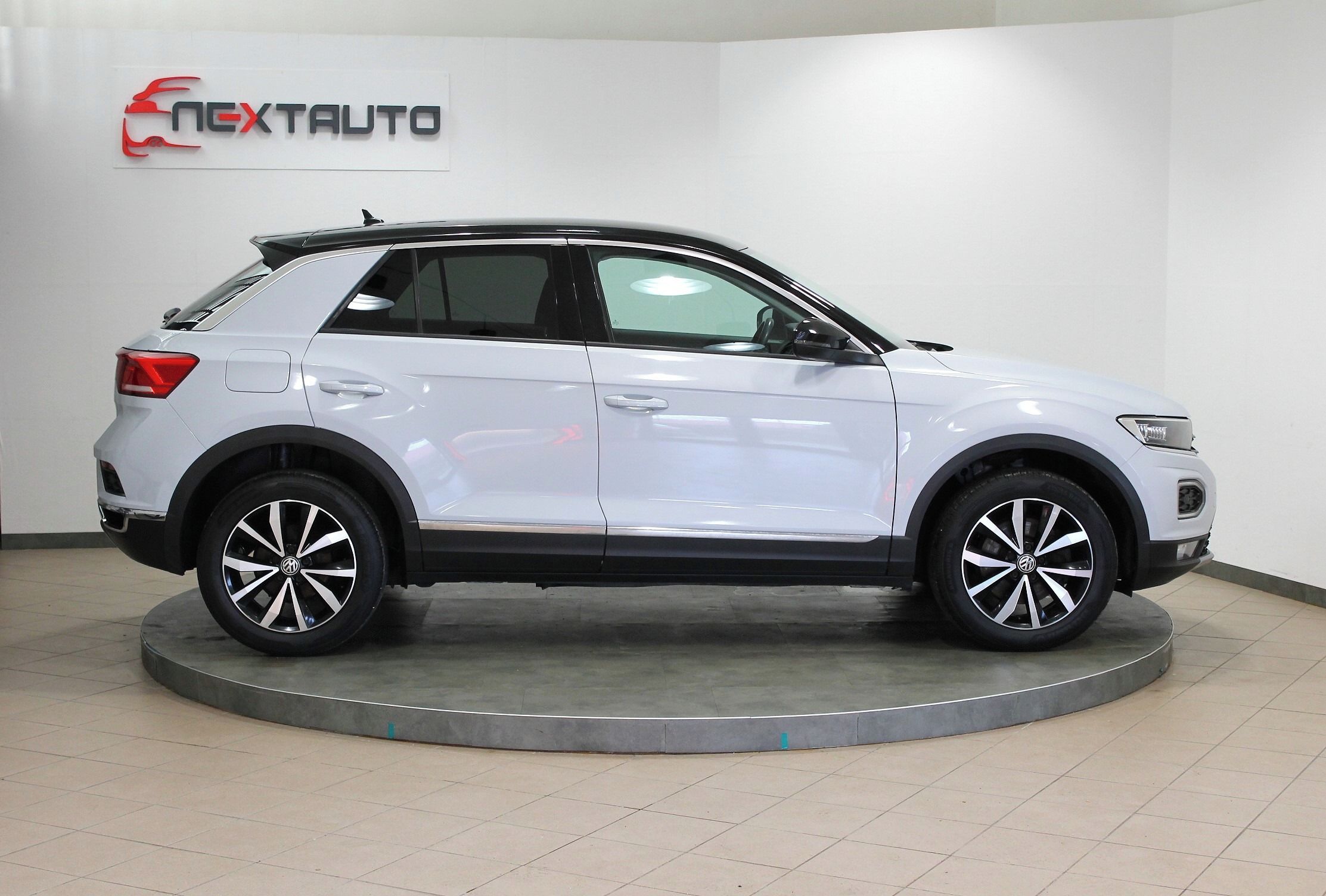 Volkswagen T-Roc, 1.5 TSI 110kW STYLE, LED,NAVI - fotka 6