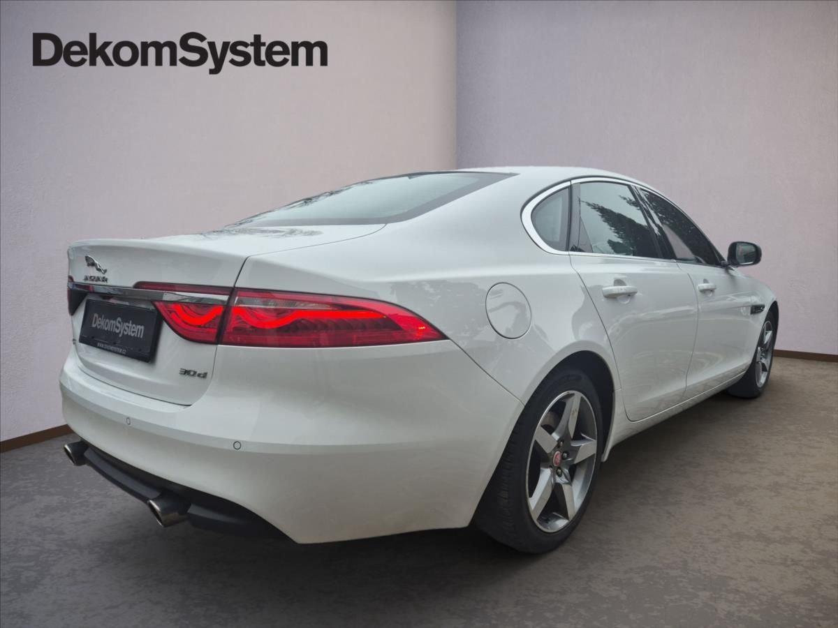 Jaguar XF, 3,0 30d R-SPORT - fotka 3