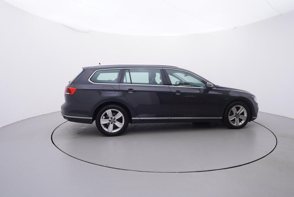 Volkswagen Passat, Elegance 2.0 TDI 110 kW - fotka 6