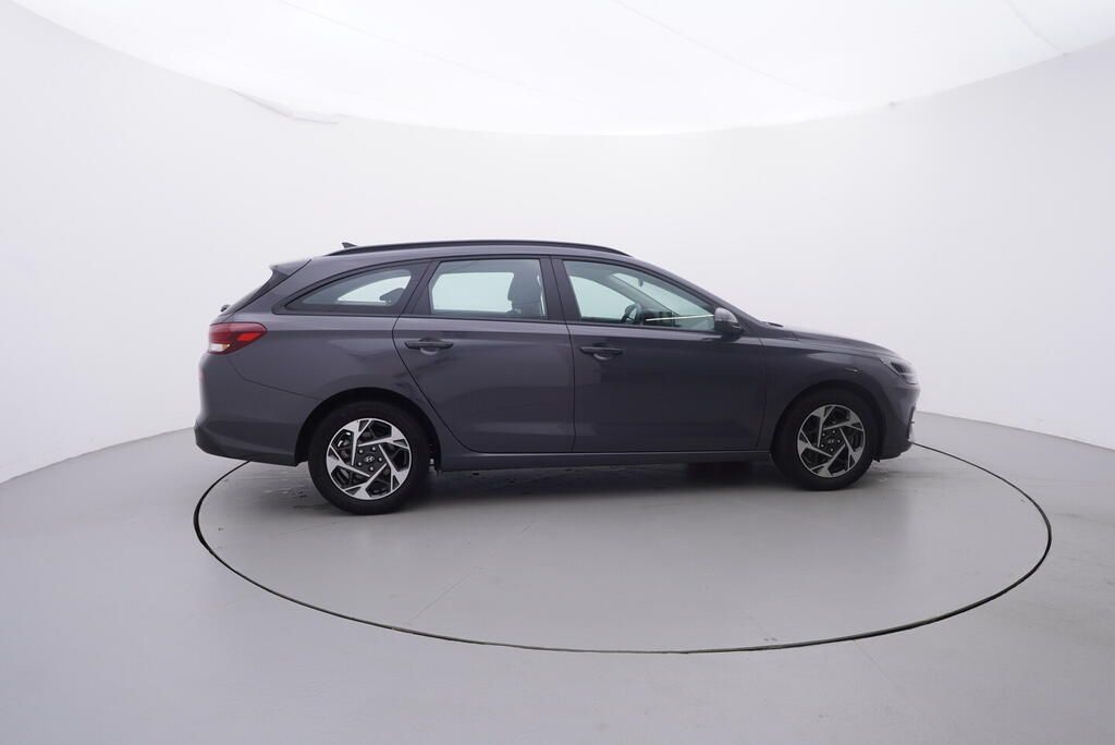 Hyundai i30, Comfort 1.0 74 kW - fotka 6