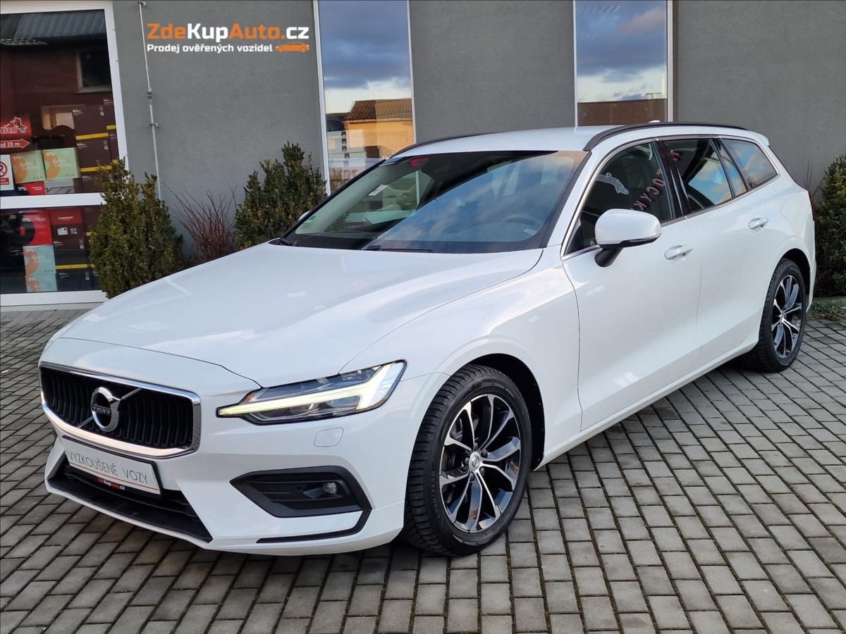 Volvo V60, B4 FWD Momentum Pro,ČR,1.Maj.