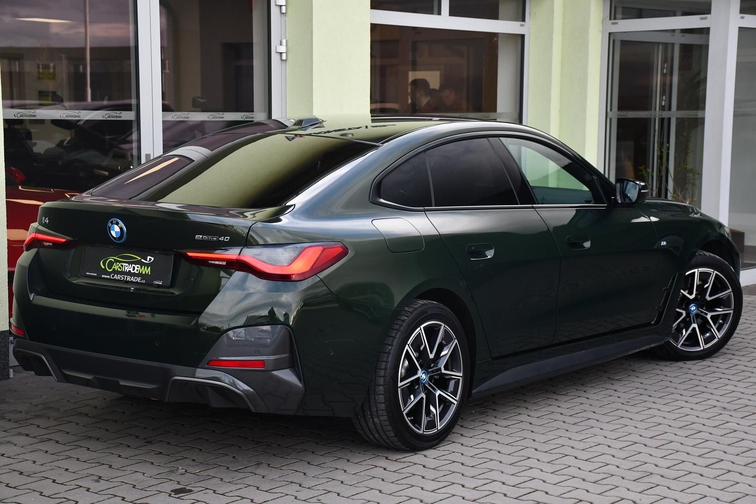 BMW i4, eDrive40 M-SPORT HUD 1.M TAŽNÉ - fotka 4
