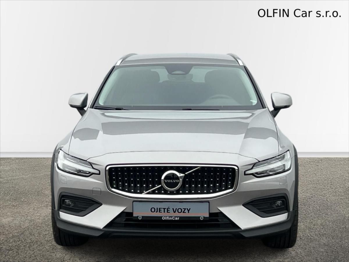 Volvo V60, 2,0 AWD CROSS COUNTRY PLUS  RE - fotka 4
