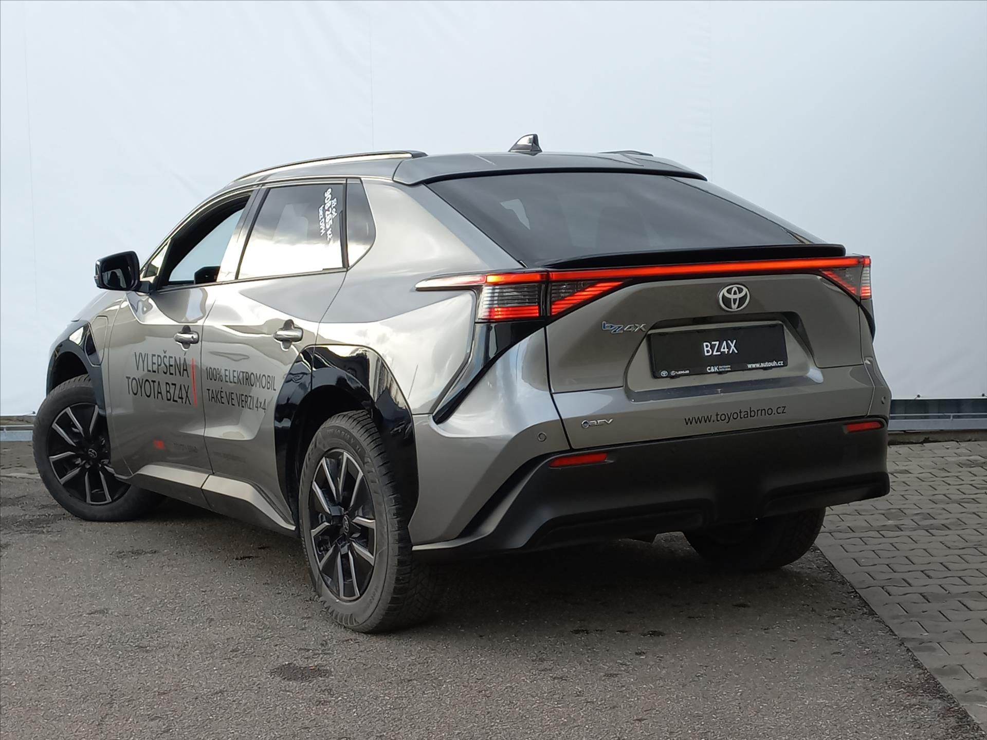 Toyota bZ4X, BEV 73.1 kWh  Style - fotka 6