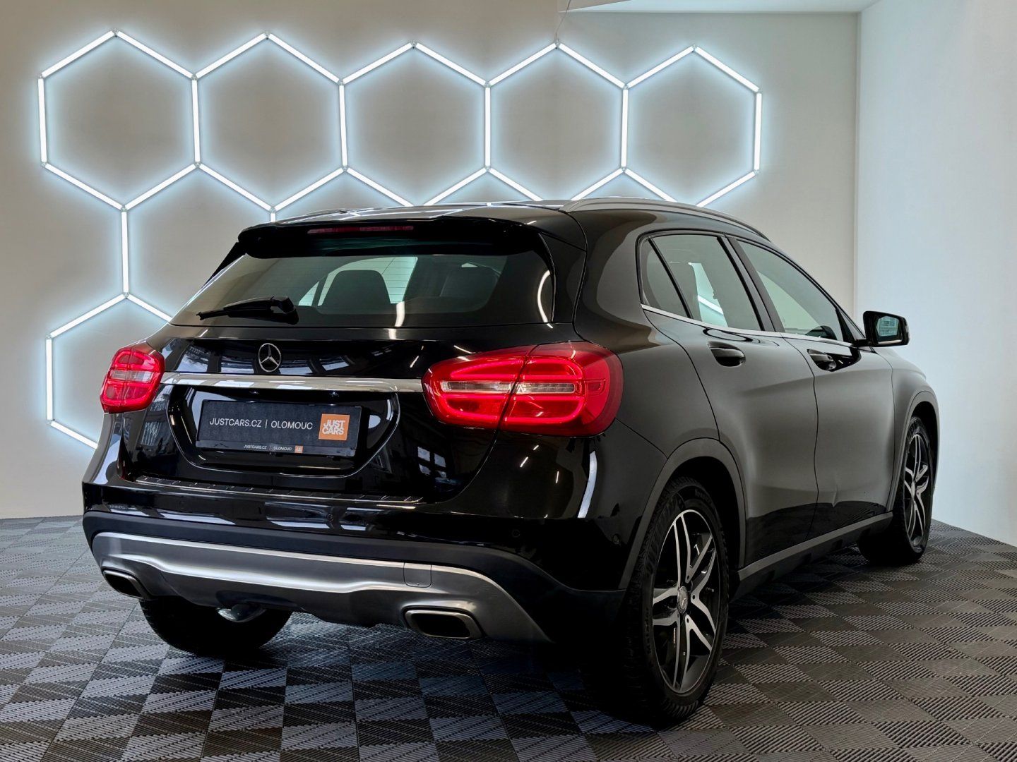 Mercedes-Benz GLA, 200d, 100kW, 4x4, ČR - fotka 4