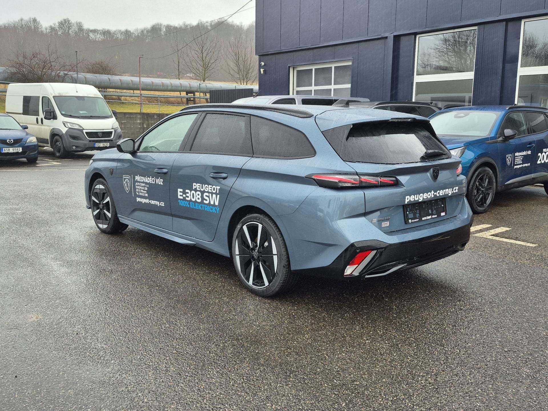 Peugeot 308, SW GT Elektro115 kW/156k 58kWh - fotka 3