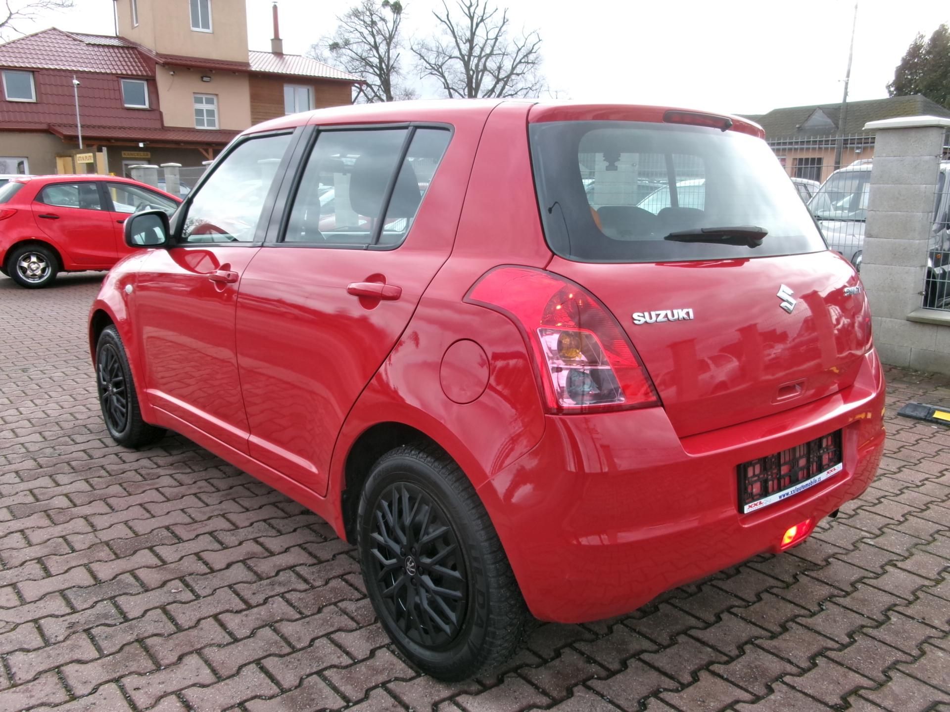 Suzuki Swift, 1,3 GL KLIMA 8x AIRBG - fotka 5