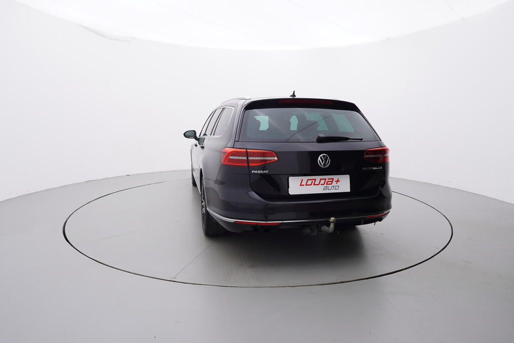 Volkswagen Passat Variant, Carat 2.0 TDI 140 kW - fotka 4