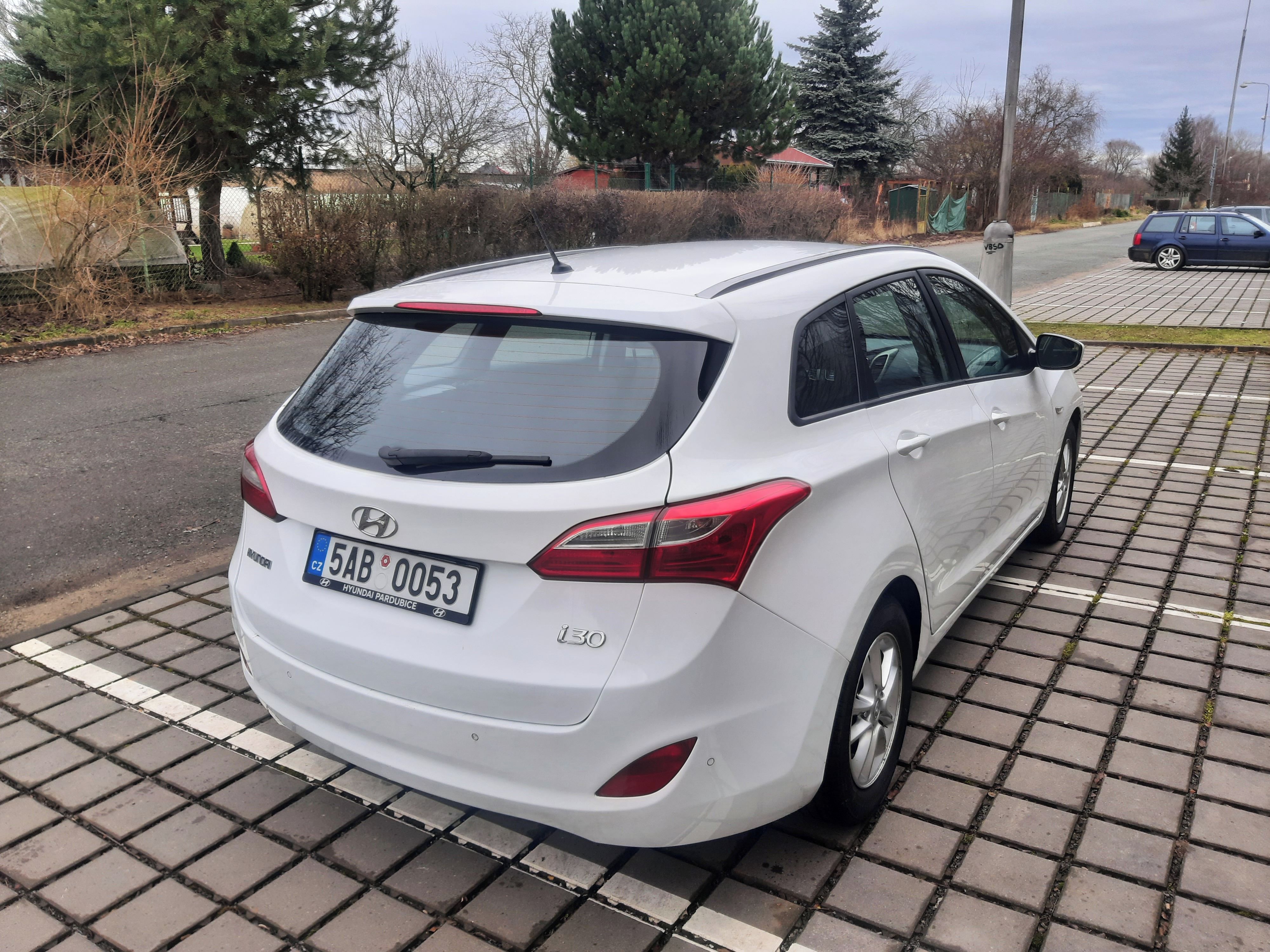 Hyundai i30, 1.6 CRDI 81KW COMBI, NOVÉ V ČR - fotka 3