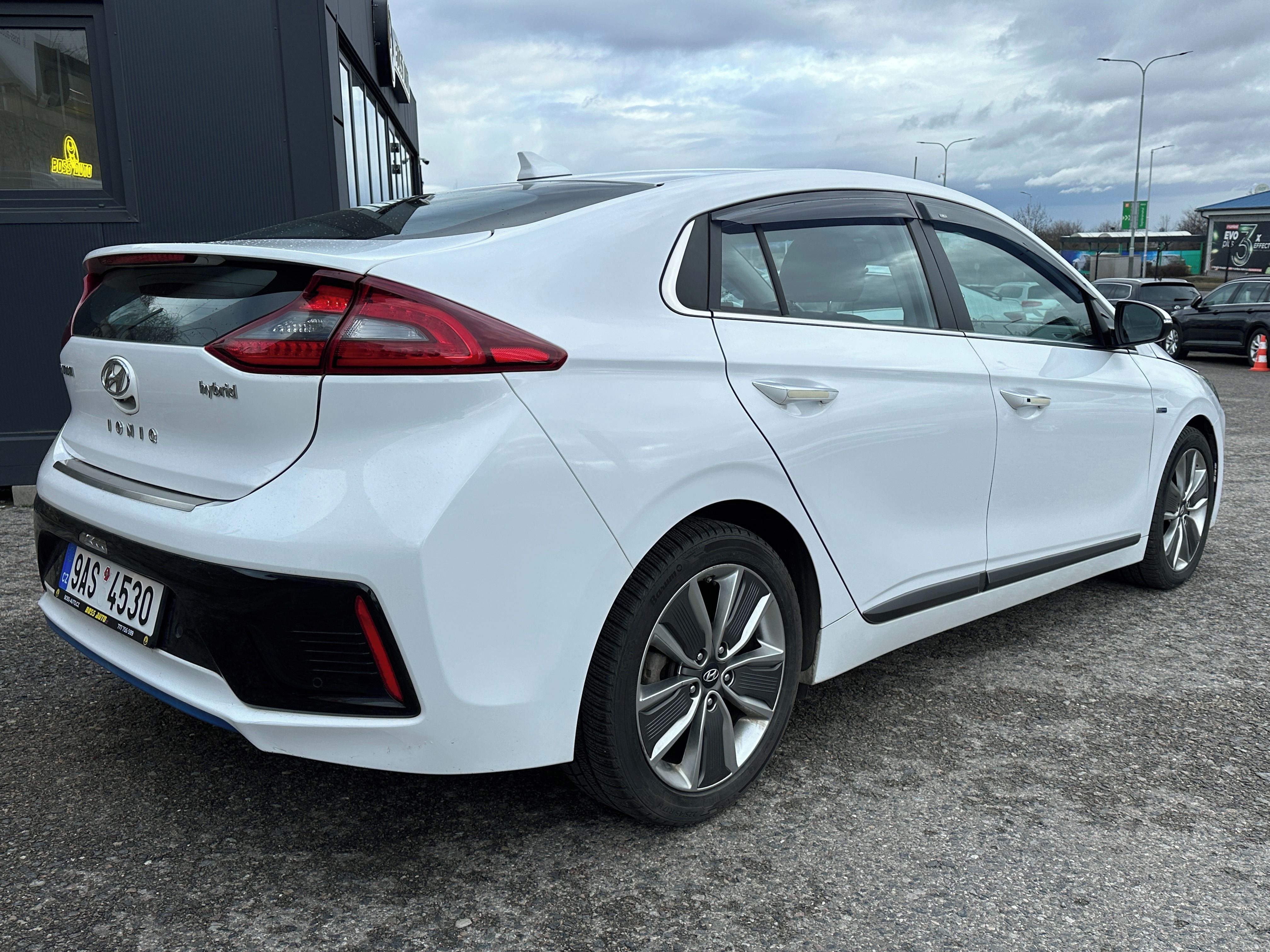 Hyundai Ioniq, Hyundai Ioniq 2016 - fotka 6