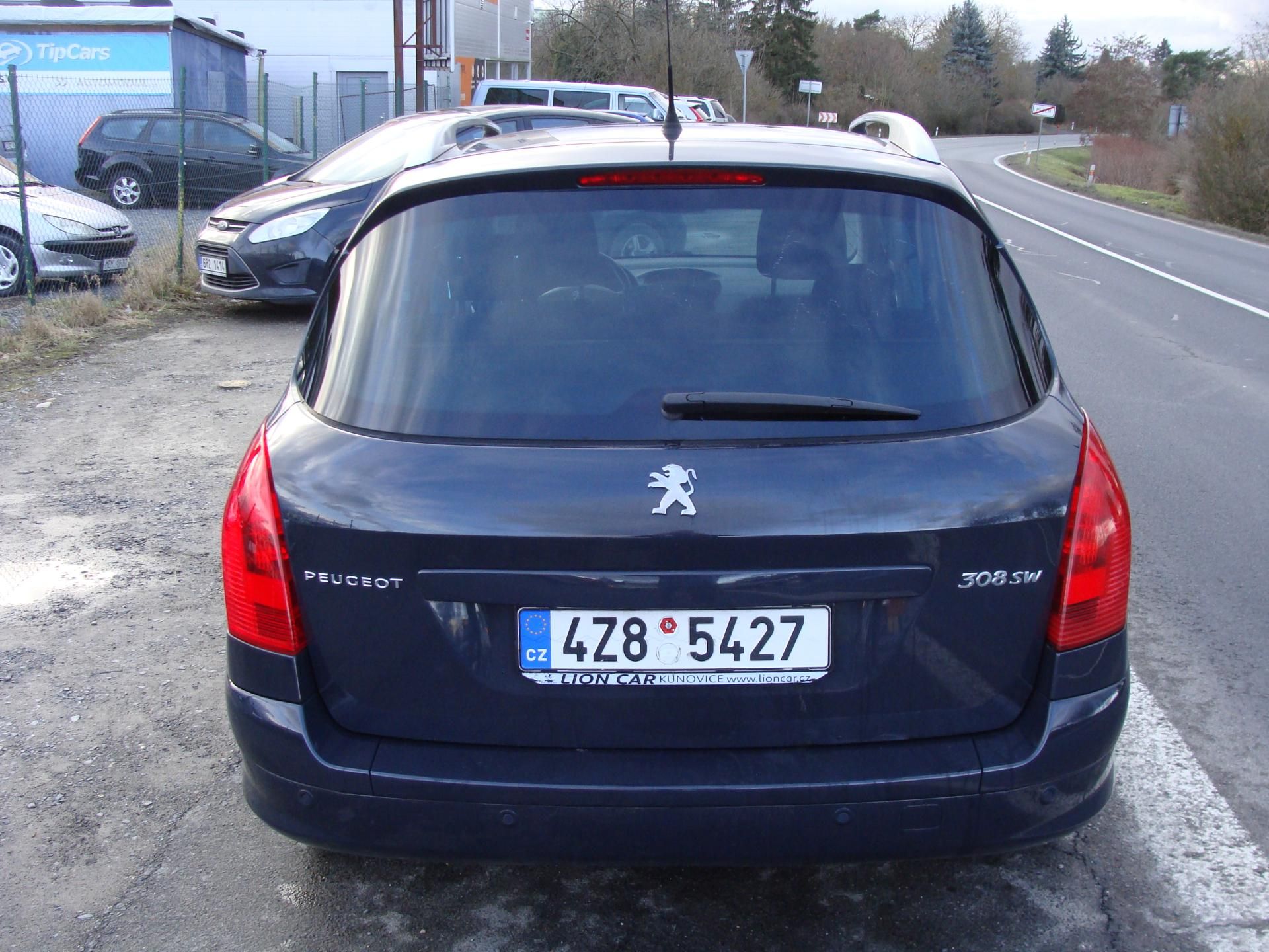 Peugeot 308, 1.6 HDi, 68 kW, panorama,klima - fotka 4
