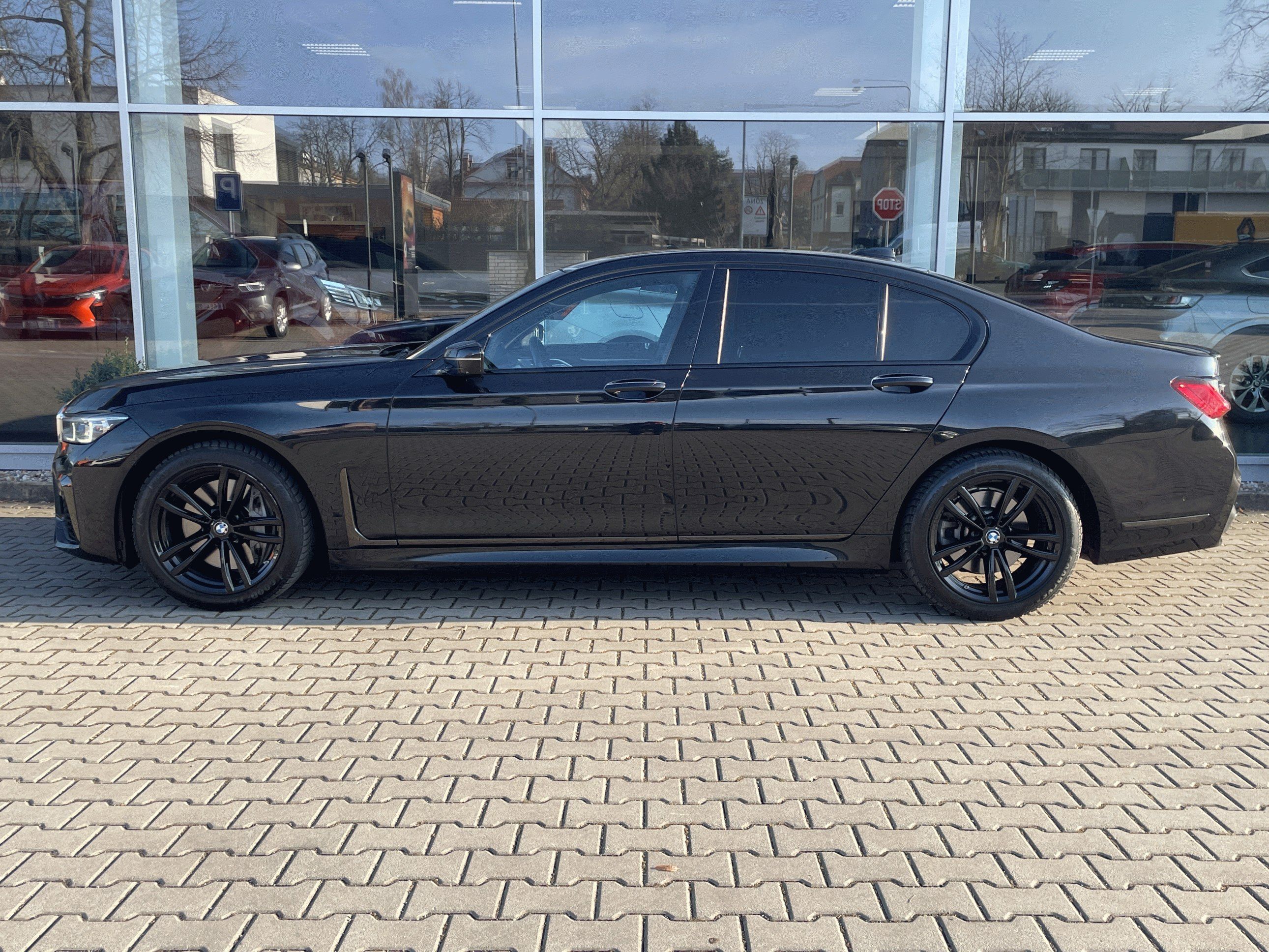 BMW Řada 7, 740d xDrive 250 kW - fotka 4