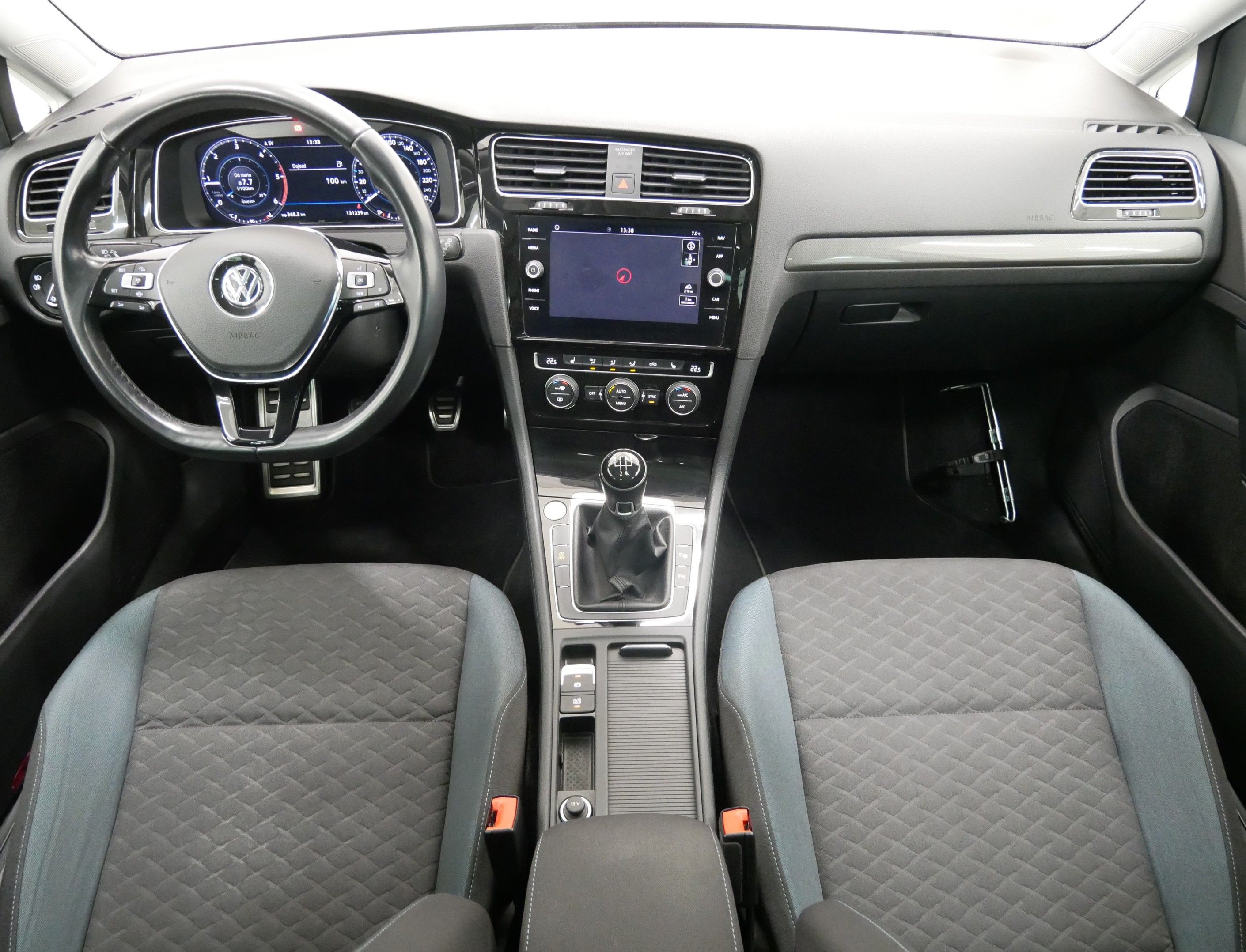Volkswagen Golf, 1.6 TDI 85 kW IQ-DRIVE - fotka 5