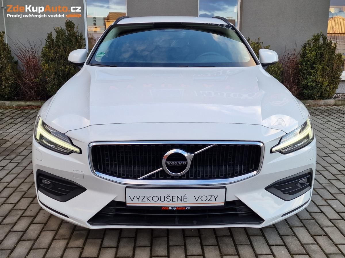 Volvo V60, B4 FWD Momentum Pro,ČR,1.Maj. - fotka 4