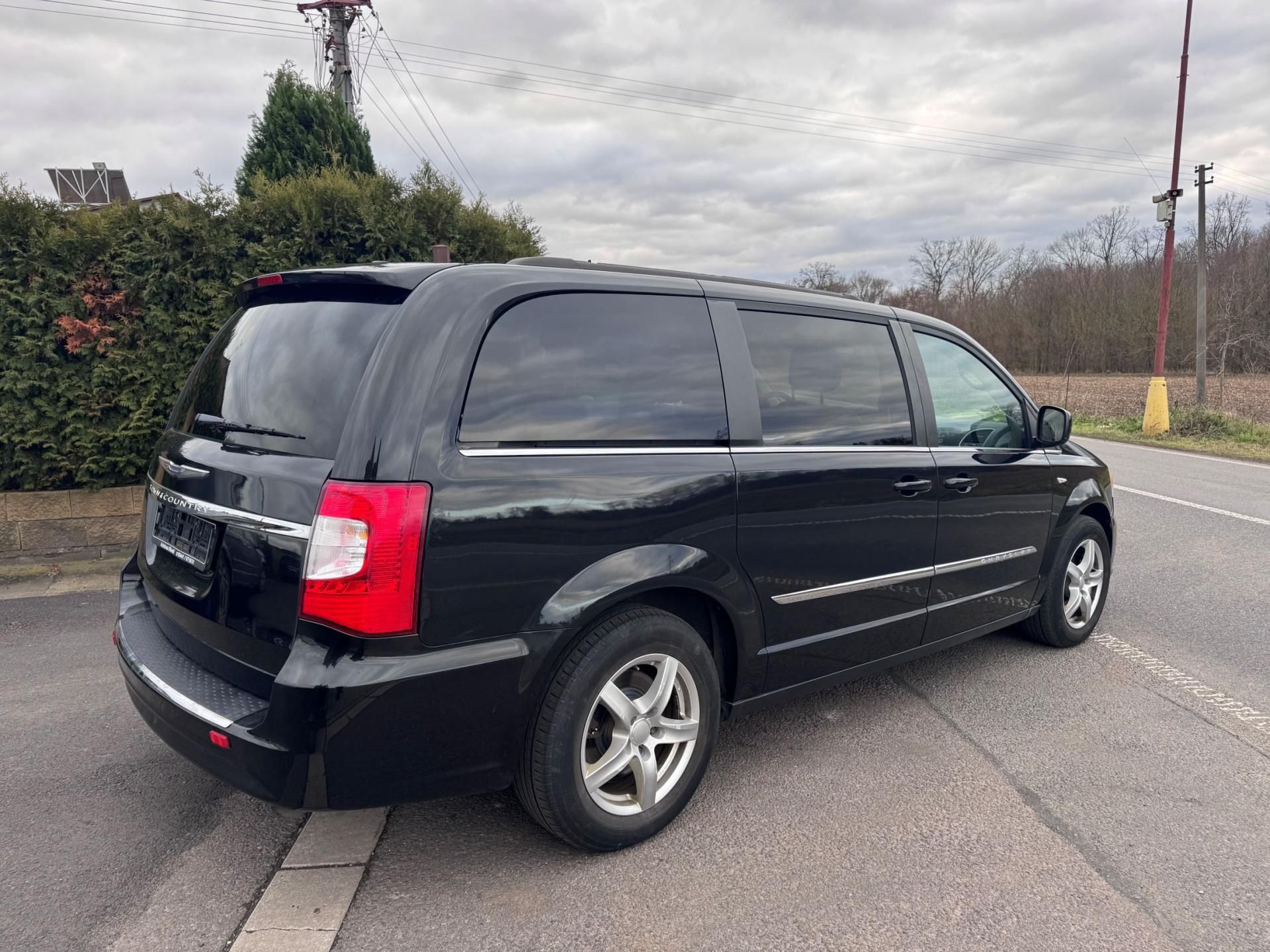 Chrysler Town & Country, 3,6 RT Penta DVD 2014 - fotka 4