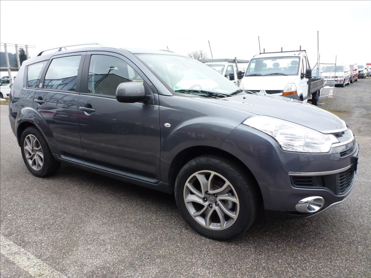 Citroën C-Crosser, 2,2 HDi SX 7míst 4x4 - fotka 6