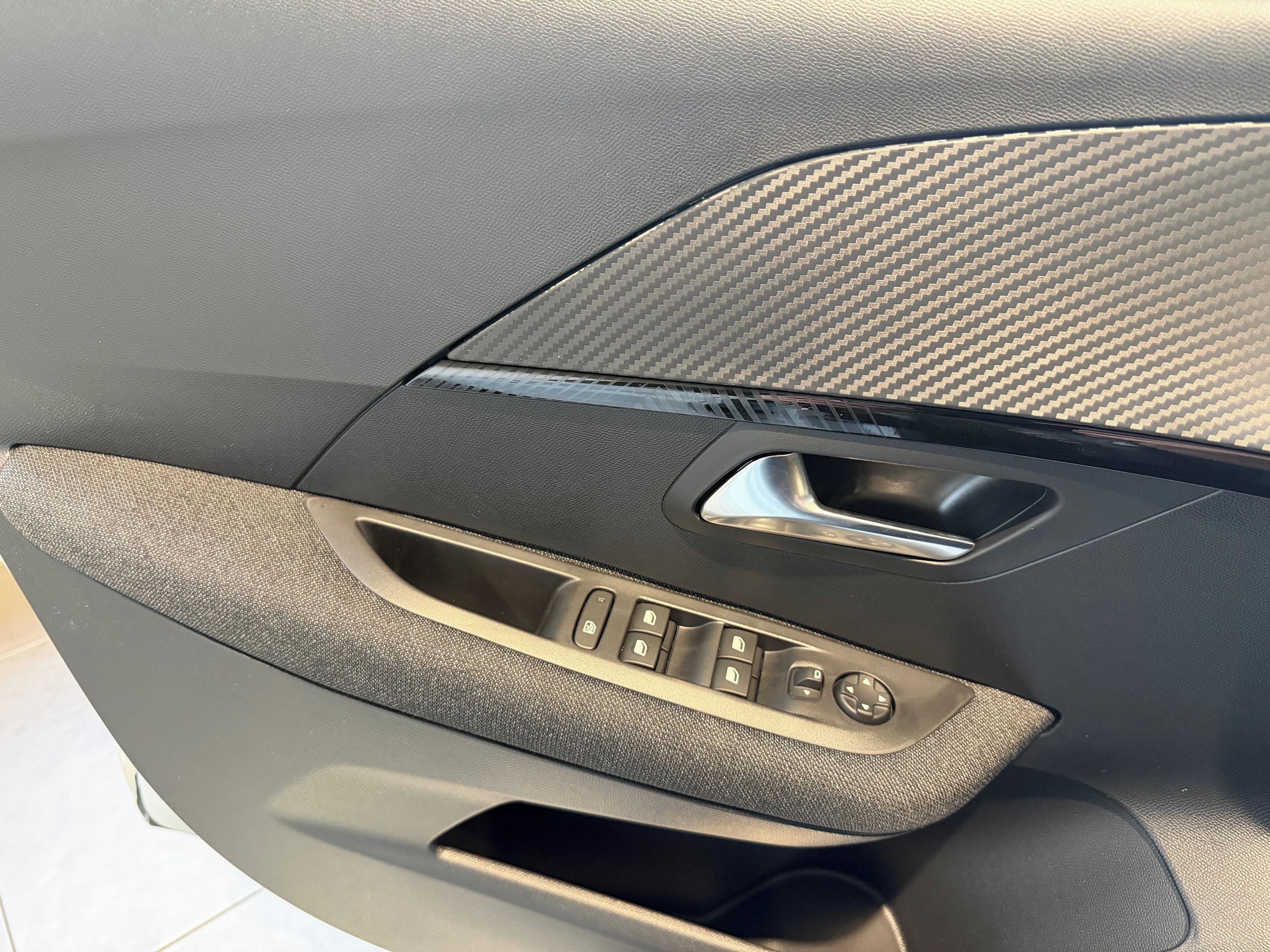 Peugeot 208, STYLE Hybrid 110 e-DCS6 - fotka 5