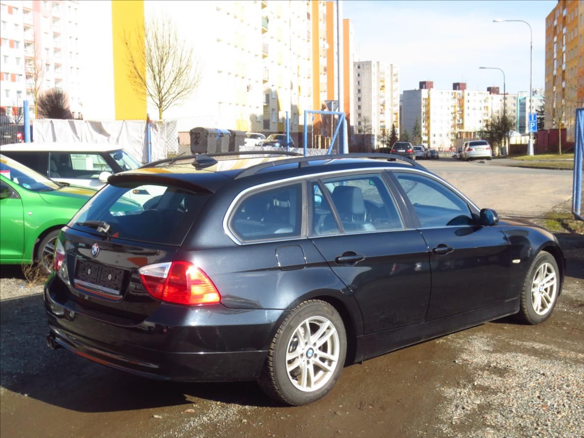 BMW Řada 3, 2,5   N52/160kW/AUT., STK 2028 - fotka 4