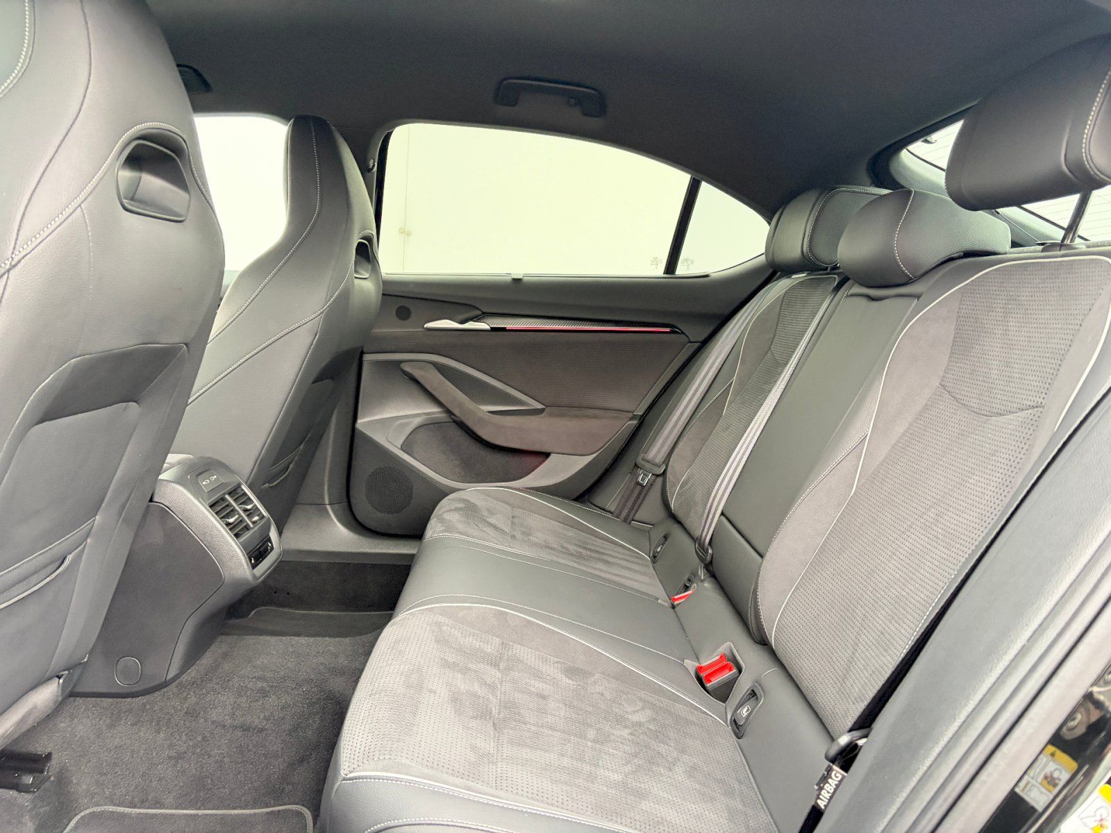 Škoda Superb, DSG 4x4 / 2.0 TDI / 142 kW  / - fotka 6
