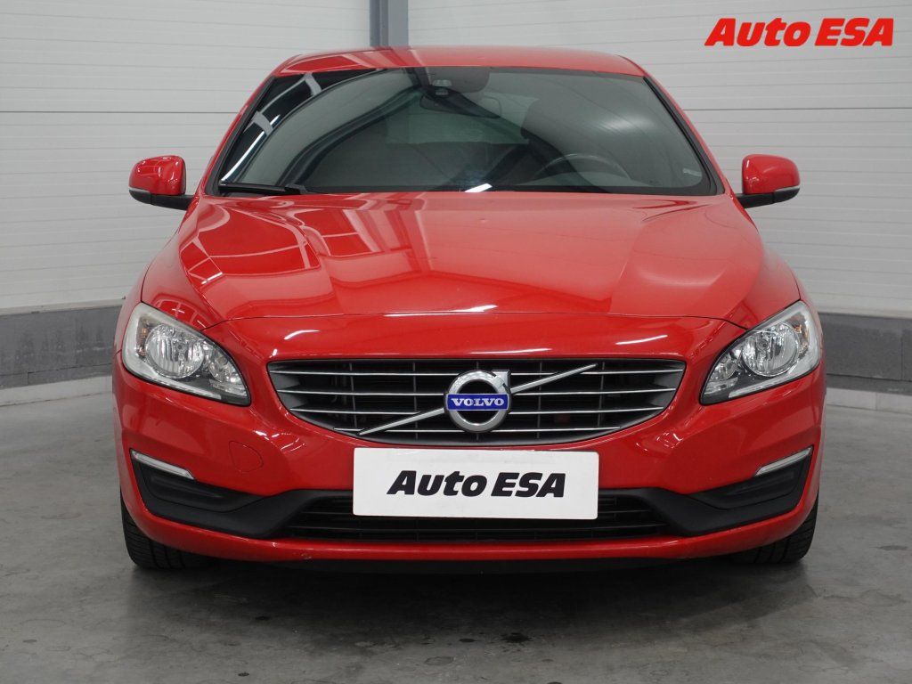 Volvo V60, 2.0 D,AT,tempo,park.asist - fotka 2