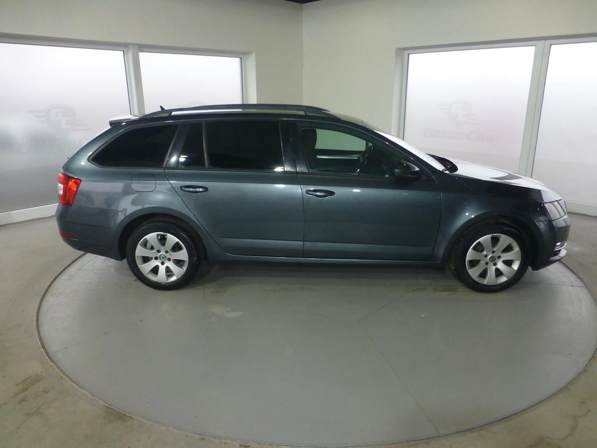 Škoda Octavia, 2,0TDI*NAVIGACE**ALU**PARK.S - fotka 4
