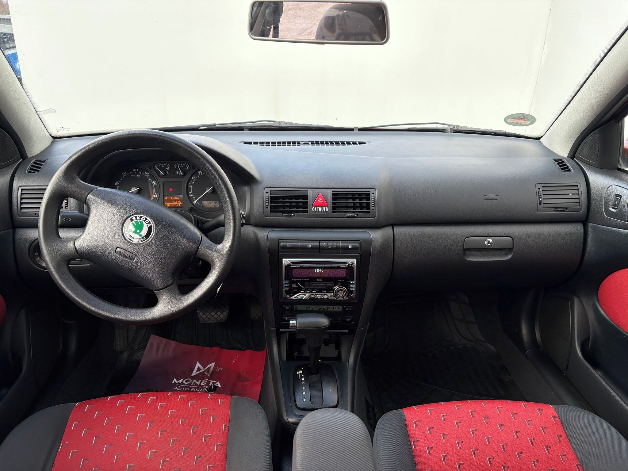 Škoda Octavia, 2.0i, 85kW Automat, Klima - fotka 5