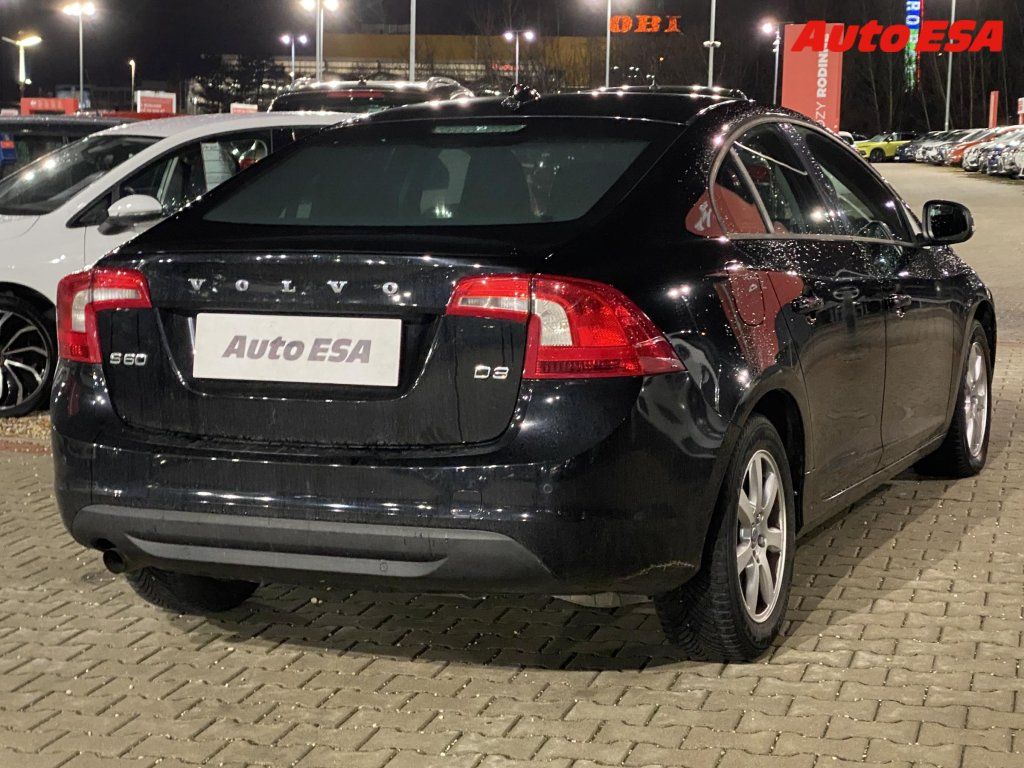 Volvo S60, 2.0 D3,Navi - fotka 4