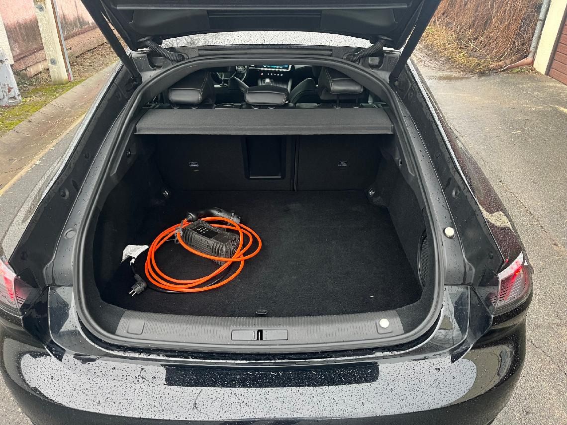 Peugeot 508, Peugeot 508 HYBRID 225 e-EAT8 - fotka 4