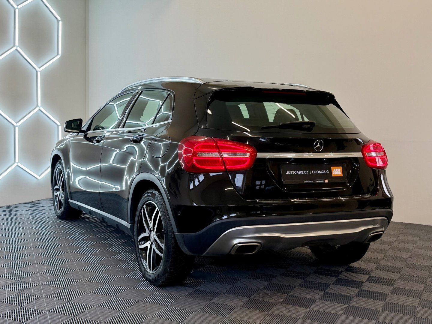 Mercedes-Benz GLA, 200d, 100kW, 4x4, ČR - fotka 6