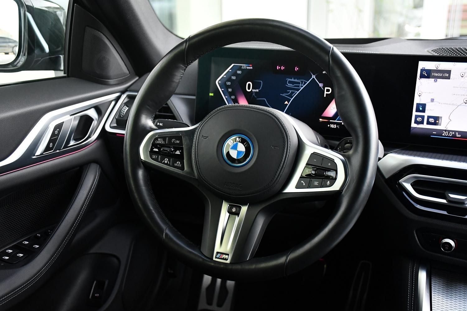 BMW i4, eDrive40 M-SPORT HUD 1.M TAŽNÉ - fotka 6