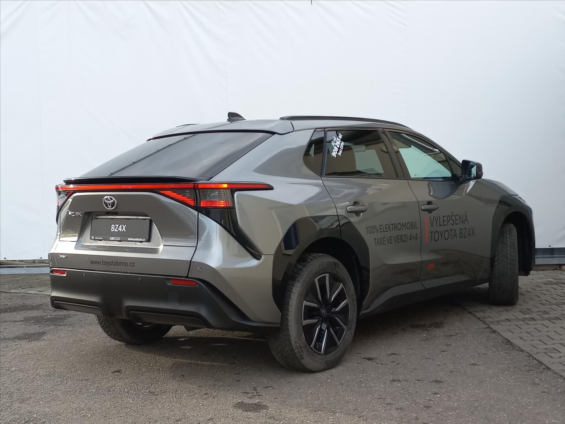 Toyota bZ4X, BEV 73.1 kWh  Style - fotka 2