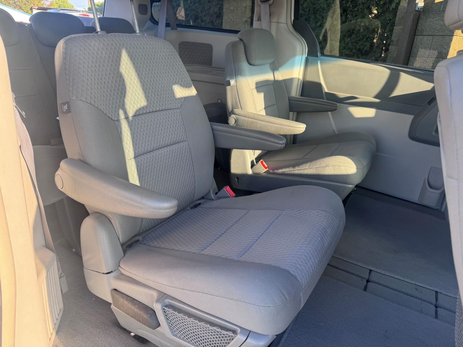 Chrysler Town & Country, 3,3 V6 RT 2009 - fotka 6