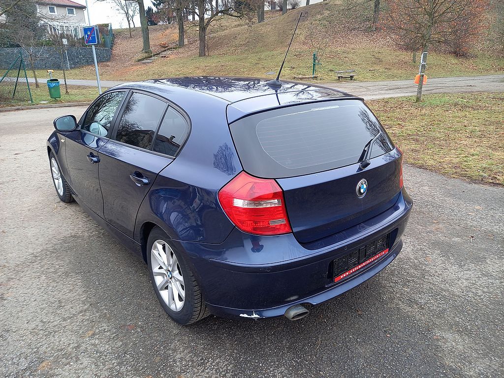 BMW Řada 1, 120d 130kw klima+alu.kola - fotka 4