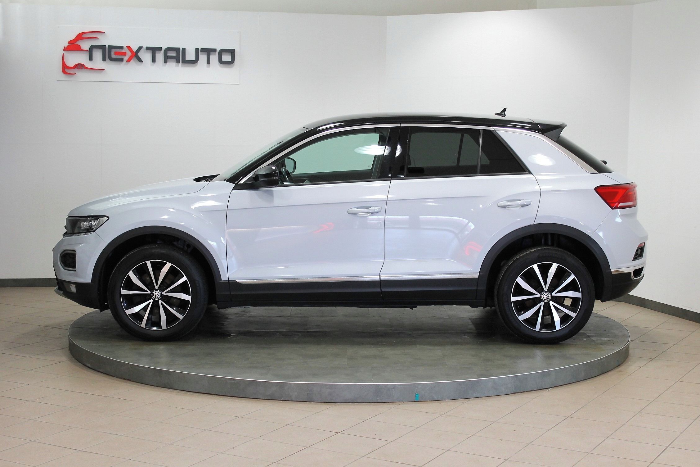 Volkswagen T-Roc, 1.5 TSI 110kW STYLE, LED,NAVI - fotka 2