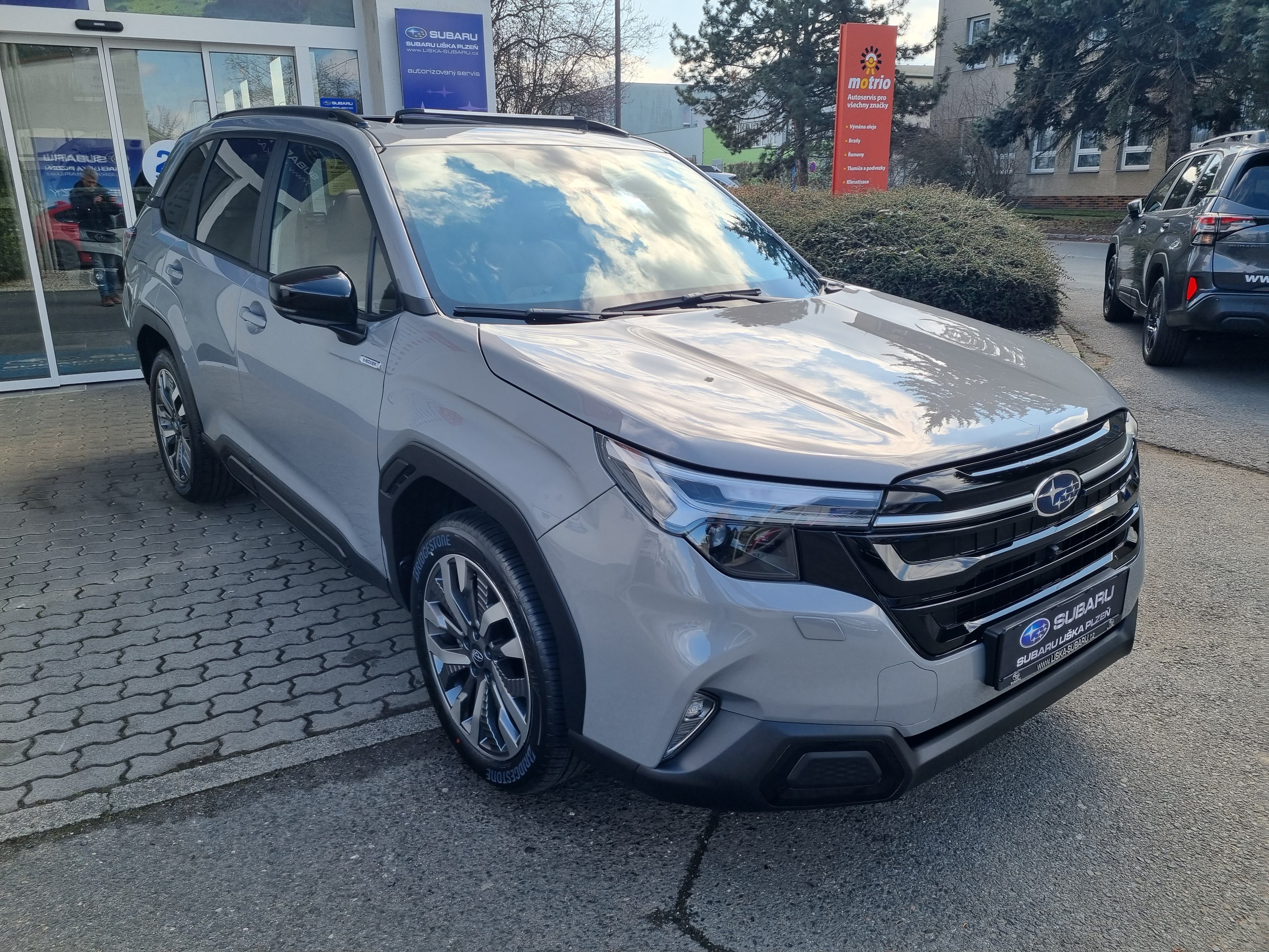 Subaru Forester, 2,0i CVT Touring + zimní kola - fotka 2