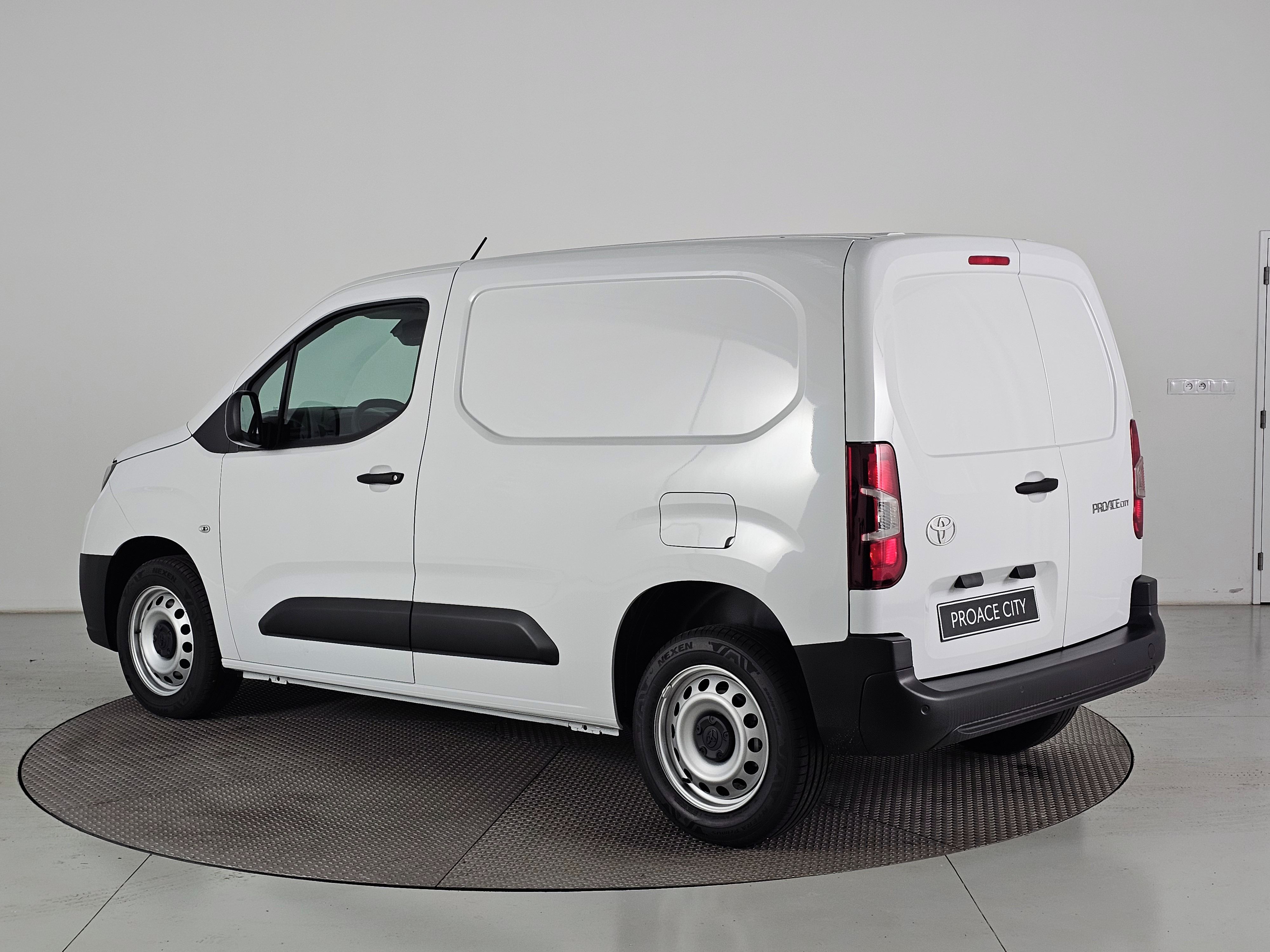 Toyota Proace City, VAN Short 1.5D 6MT Active - fotka 6