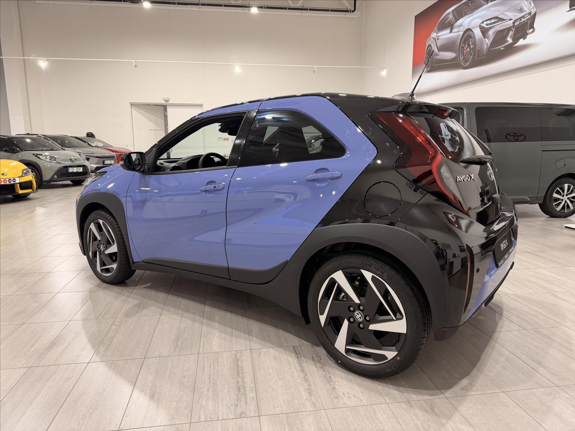 Toyota Aygo, 1,5 Hybrid (116k)  Executive - fotka 6