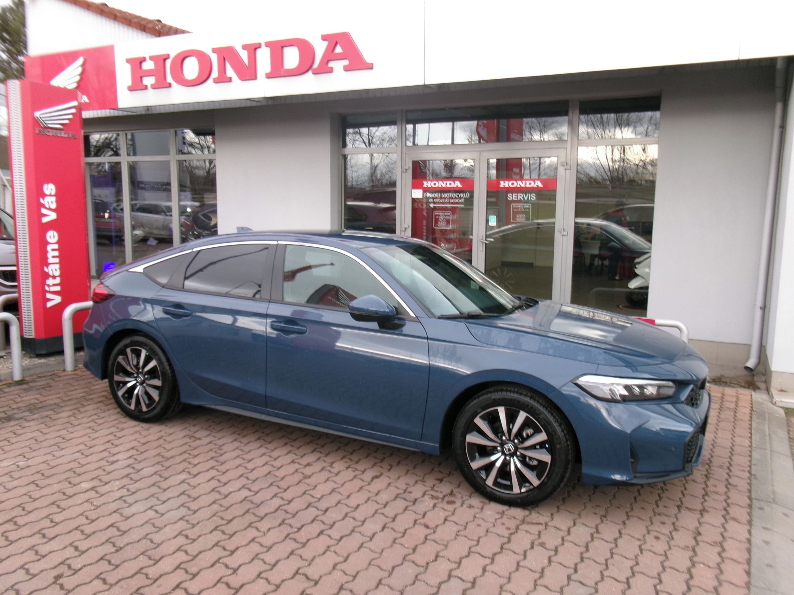 Honda Civic, 2.0e:HEV ELEGANCE PLUS 26 - fotka 4