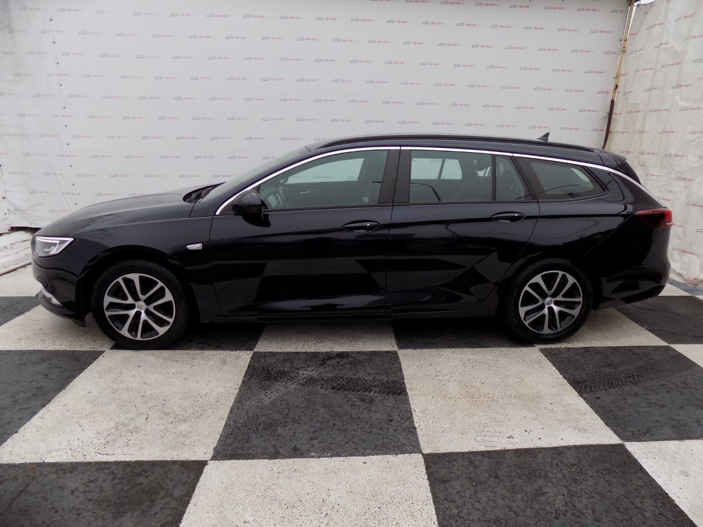 Opel Insignia, 1.6 CDTI/Bussines Edition/DPH/ - fotka 2