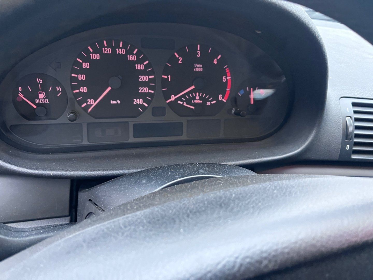 BMW Řada 3, 320d 110 kW 5 RYCHLOSTÍ - fotka 5