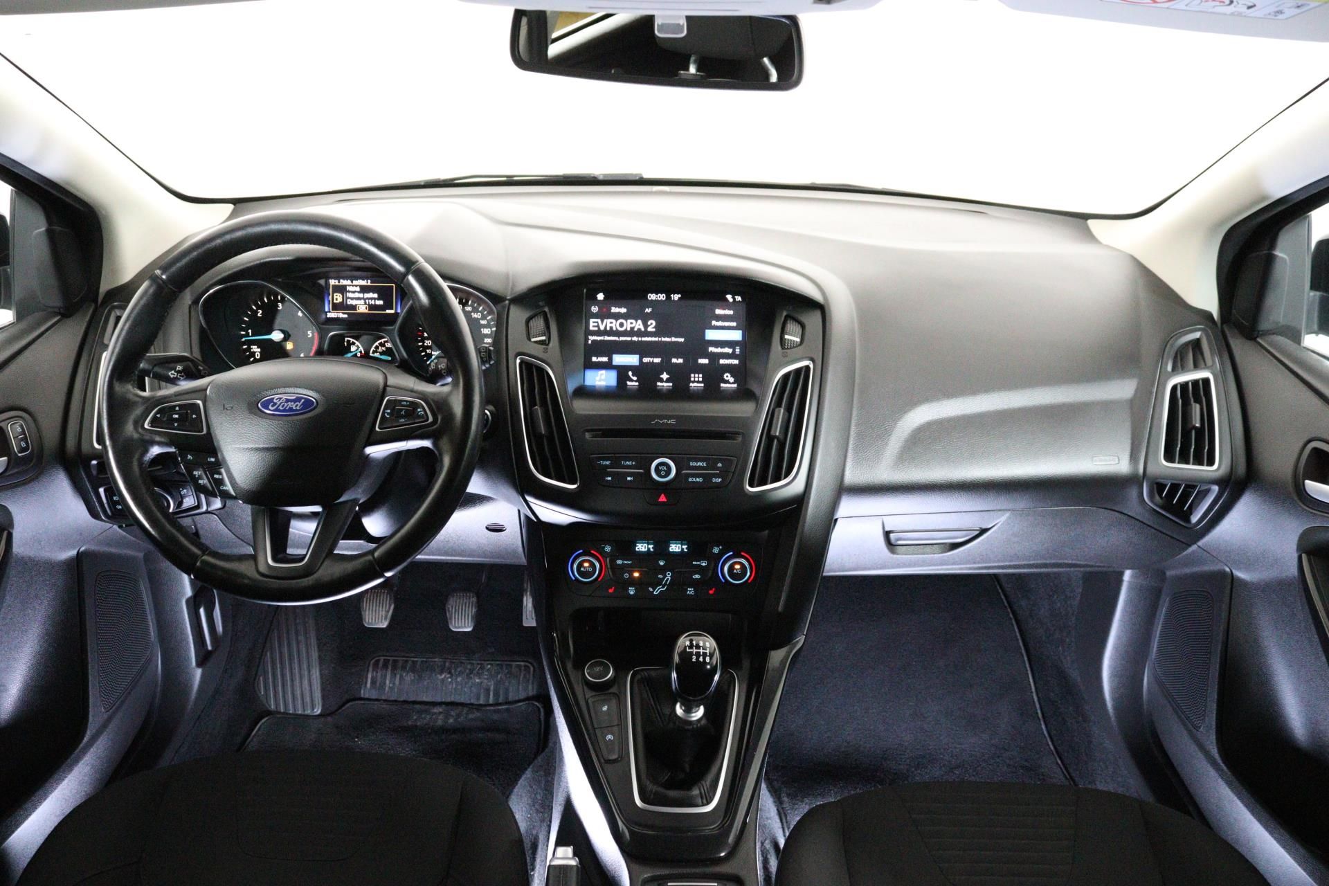 Ford Focus, COMBI 1,5 TDCI 70kW - fotka 5