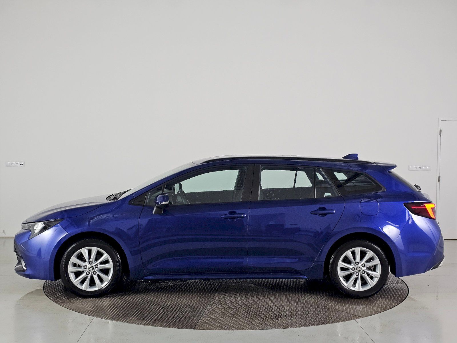 Toyota Corolla, 1.8HEV 140k TS COMFORT TECH - fotka 3