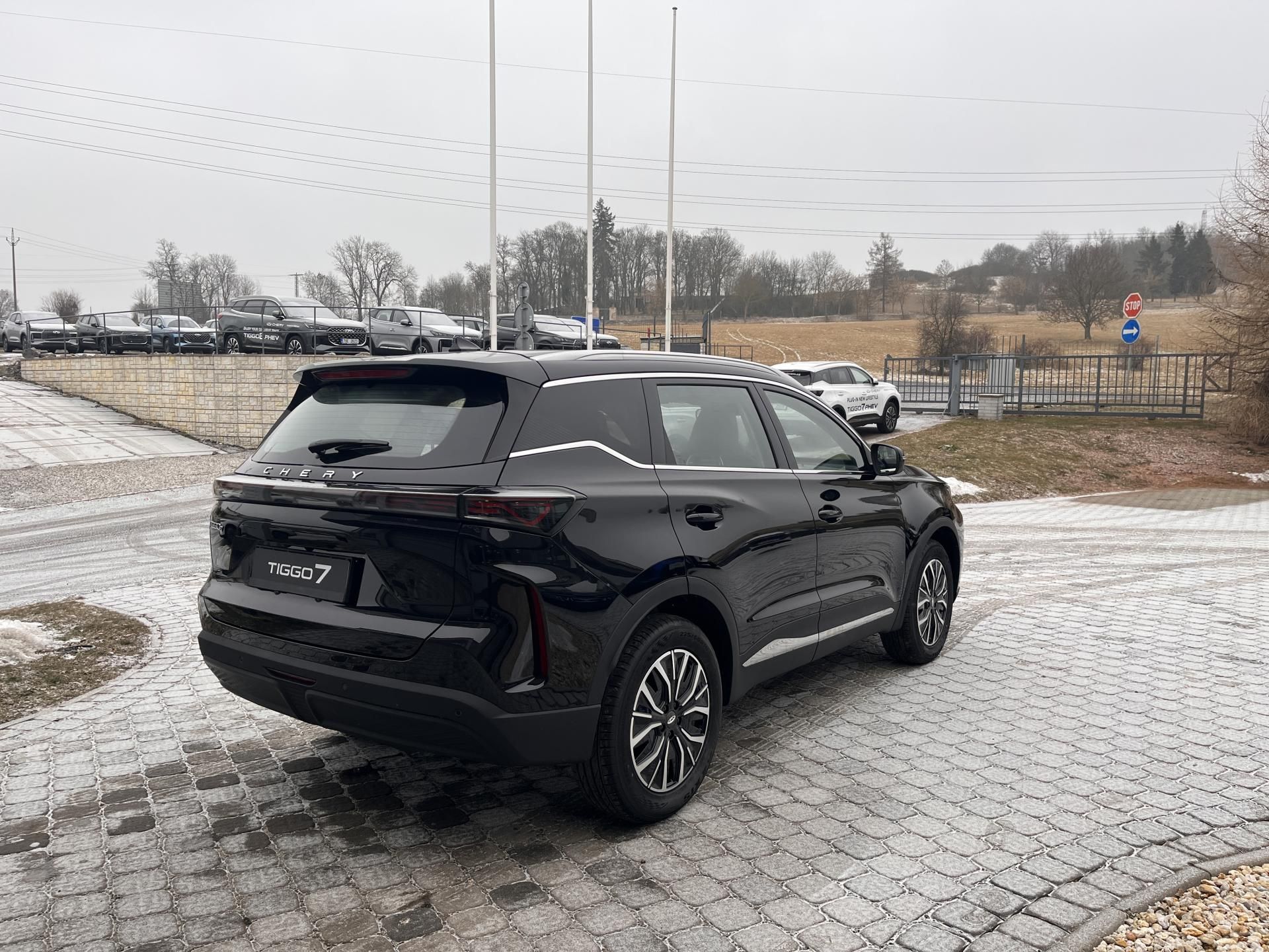 Chery Tiggo 7, 1,6 ICE LUXURY !AKCE PB! - fotka 6
