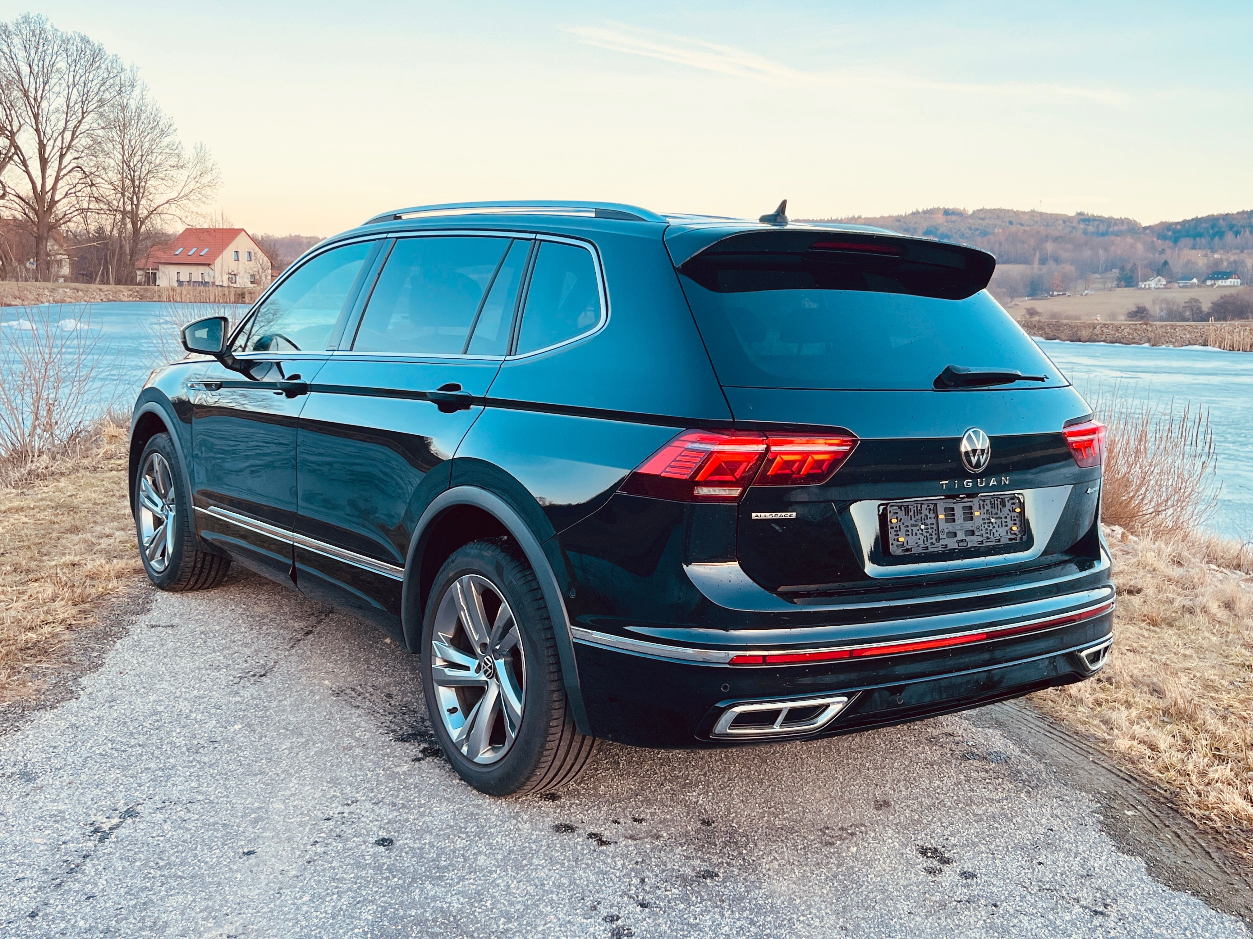 Volkswagen Tiguan, Allspace R-Line 2.0 TSi 4x4 - fotka 6