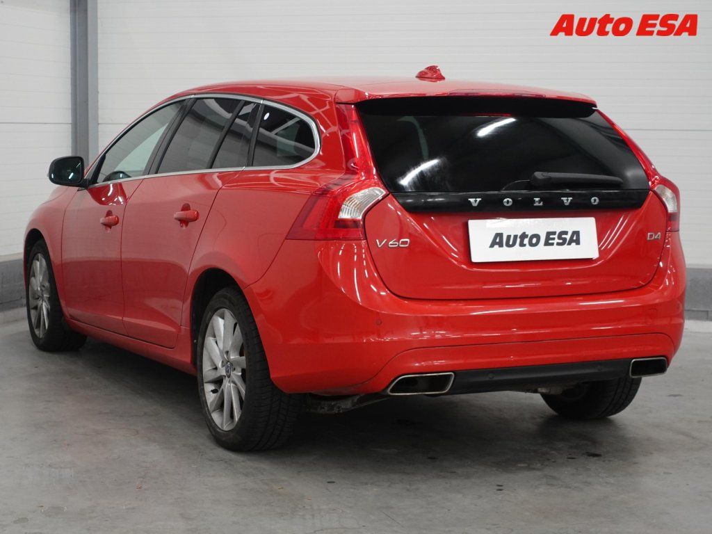 Volvo V60, 2.0 D,AT,tempo,park.asist - fotka 6