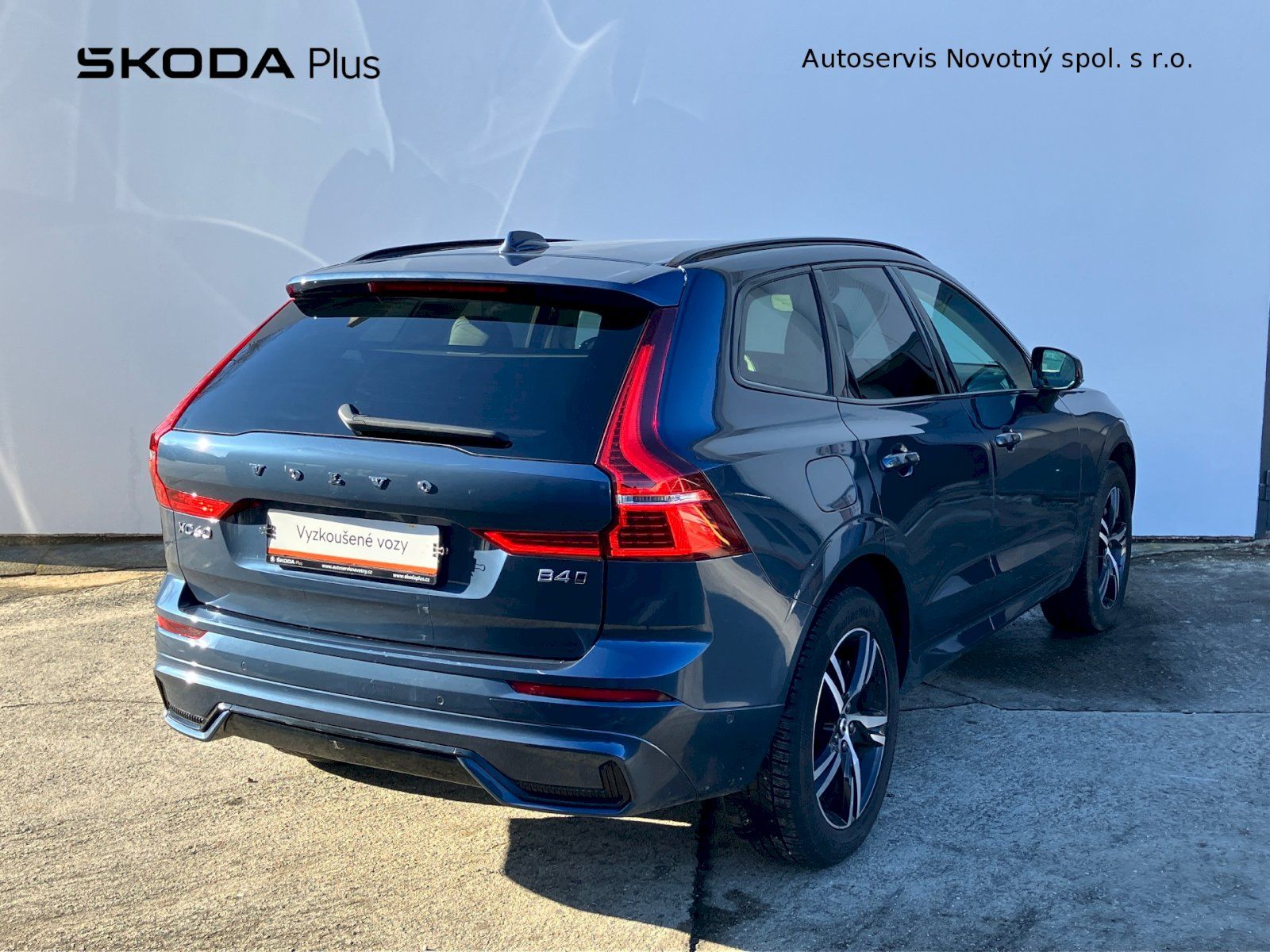 Volvo XC60, 2.0TDI / 145kW AUT Plus Dark - fotka 2