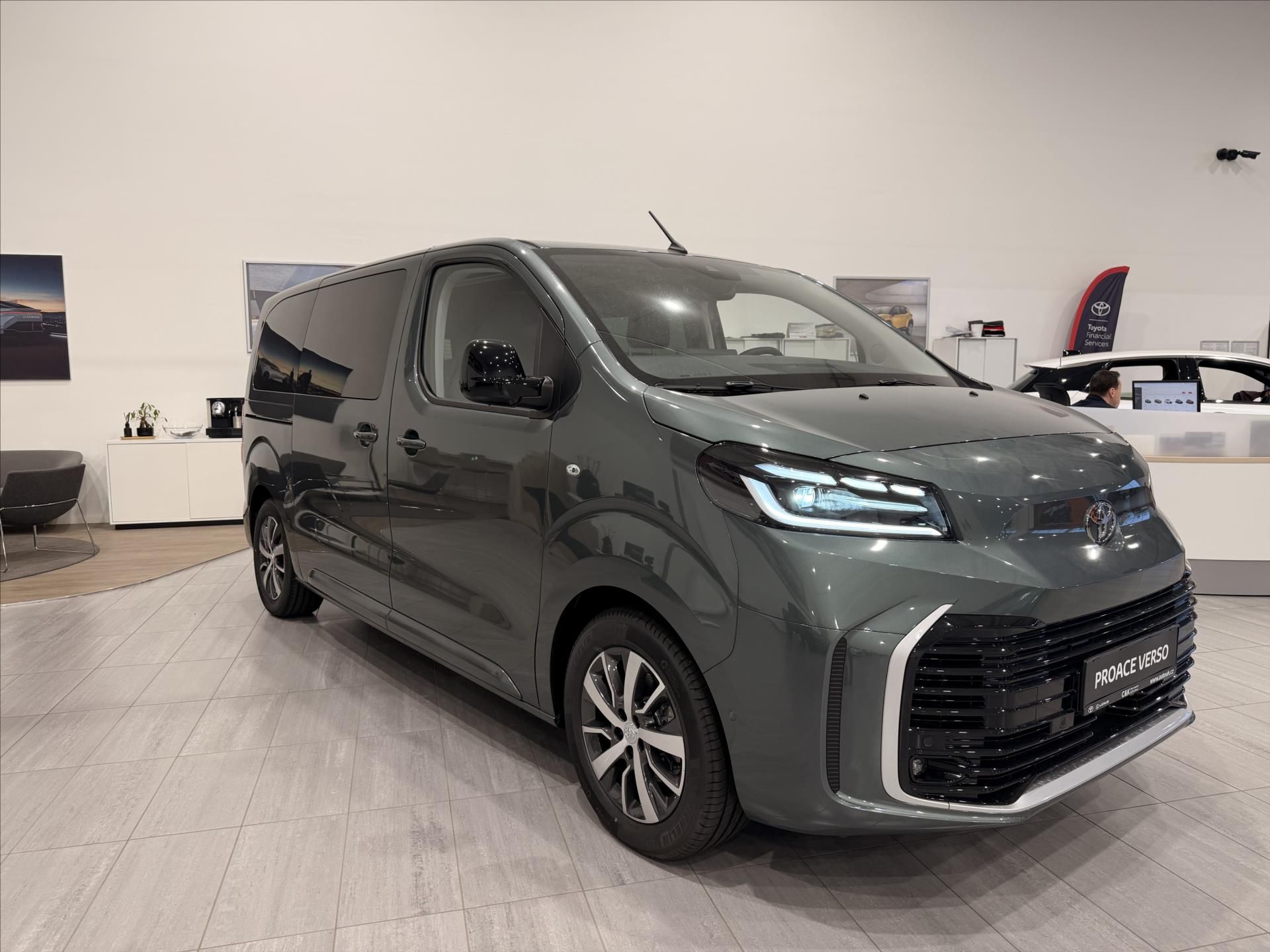 Toyota Proace Verso, 2,0 177k - VIP - fotka 3