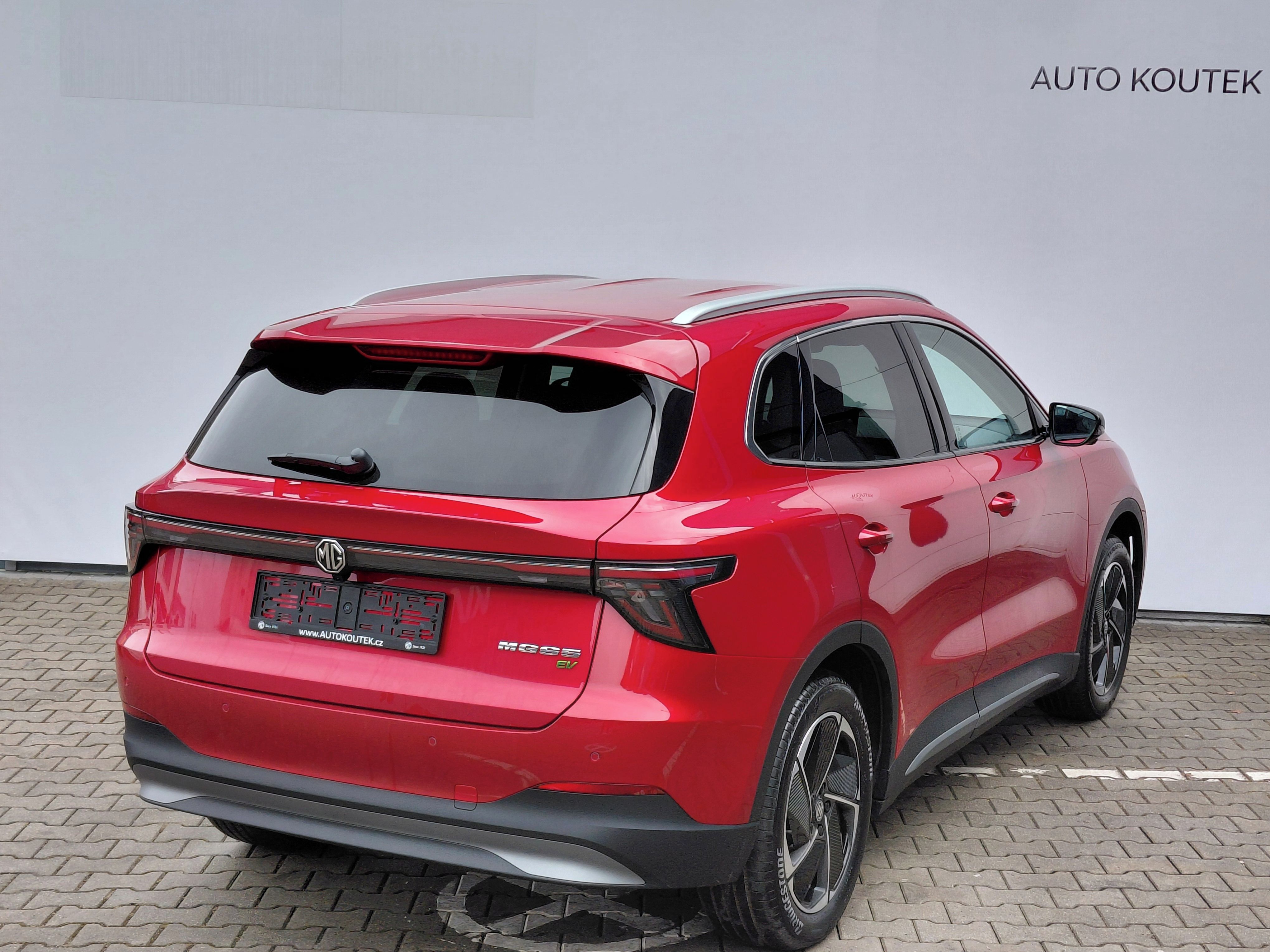 MG MGS5 EV, EXCLUSIVE 64 kWh 231PS - fotka 2