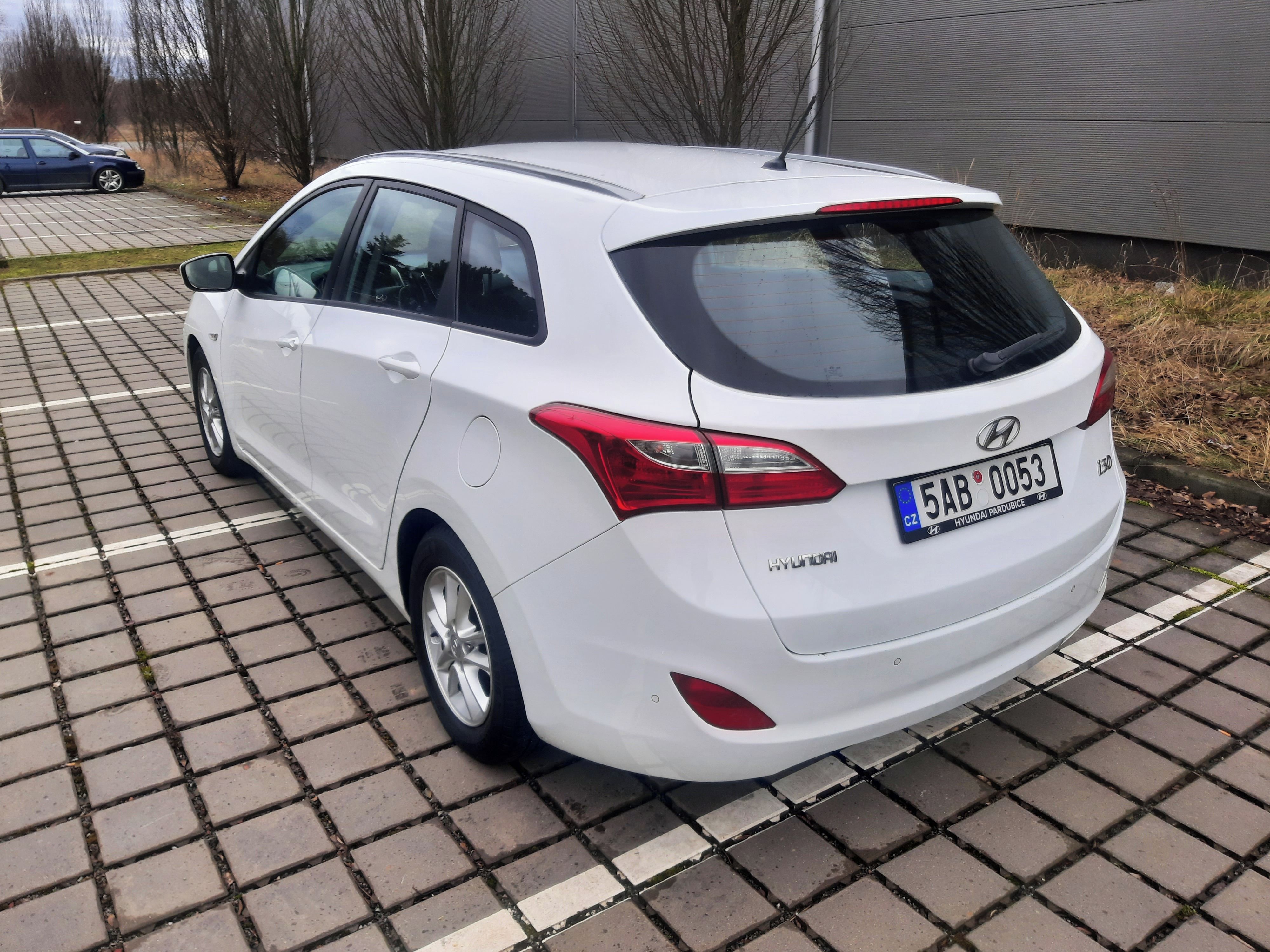 Hyundai i30, 1.6 CRDI 81KW COMBI, NOVÉ V ČR - fotka 4